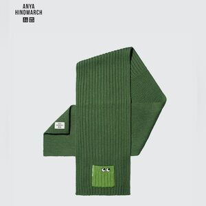 UNIQLO x ANYA
HINDMARCH Heattech Knitted Scarf